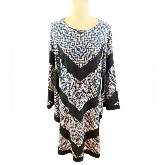 Soho Shift Dress‎ with Fun & Flattering Pattern - Picture 1 of 2